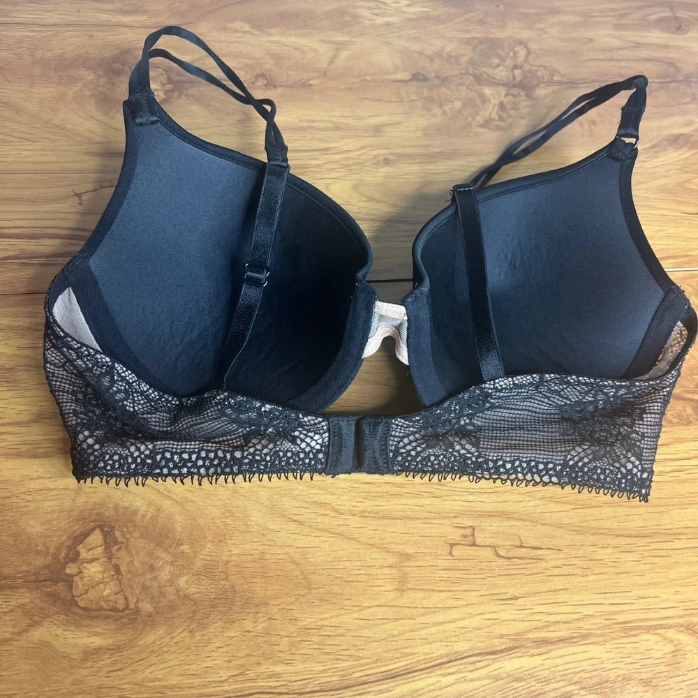 Wacoal Black Lace Trim Bra Size 32D Lightly Padded Push Up Underwire 853108